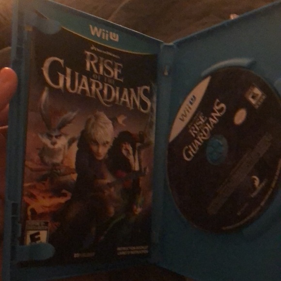 rise of the guardians ages 10+ and Skylanders 10+. - Picture 4 of 8